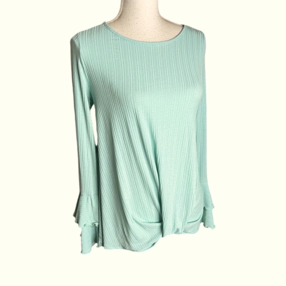 Valmarie woman’s top. Teal green Med/Large. Long bell type sleeve. Hi Lo top - Picture 3 of 6